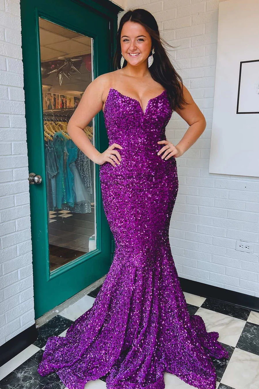 Robe de bal longue trompette à paillettes avec décolleté en cœur